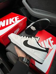 Кросівки чоловічі Nike SB Dunk Low Pro, білі з чорним