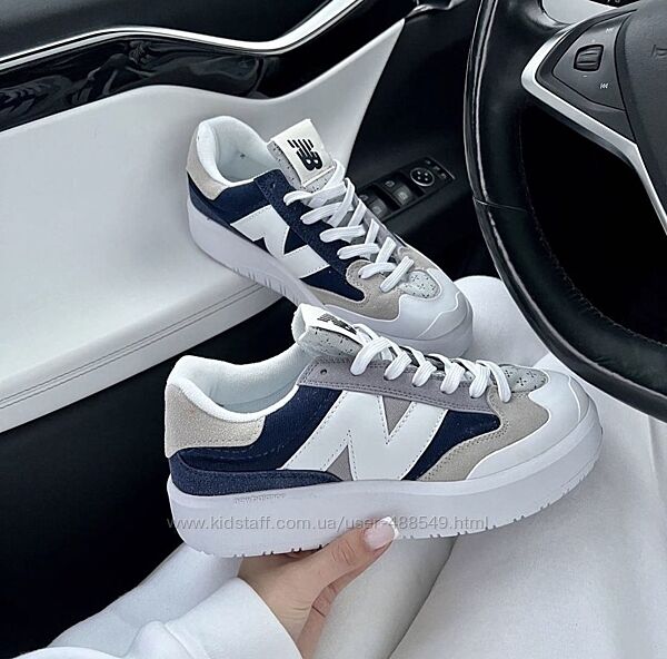 Кросівки жіночі New Balance CT302, білі з синім