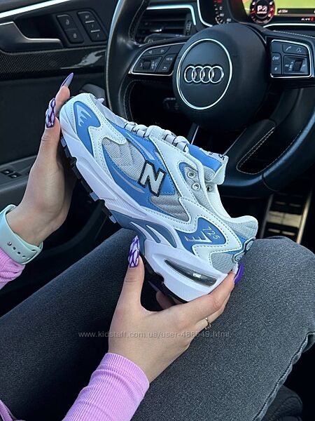 Кросівки жіночі New Balance 725, білі з голубим