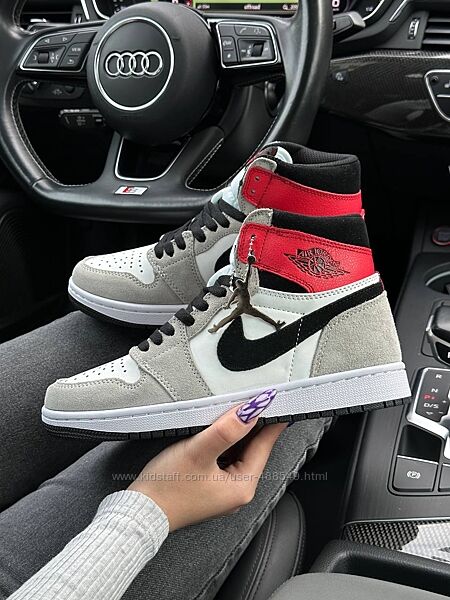 Кросівки жіночі Nike Air Jordan 1 High, сірі, замш