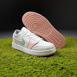 Кросівки жіночі Nike Air Jordan 1 low, білі з сірим