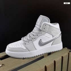 Кросівки жіночі Nike Air Jordan 1, білі з сірим
