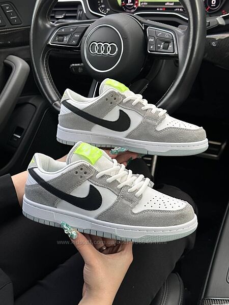 Кросівки жіночі Nike SB Dunk Low, сірі з білим