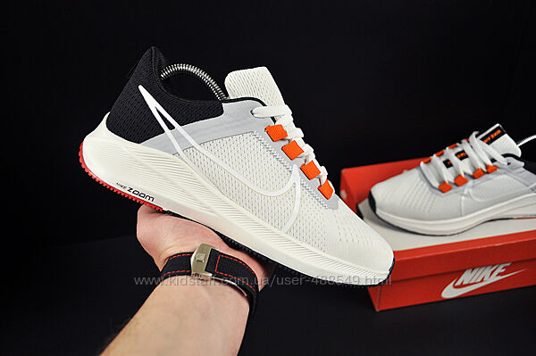 Кросівки жіночі Nike Air Zoom Pegasus 38, білі з чорним