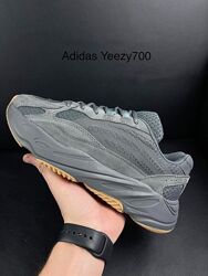 Кросівки чоловічі Adidas Yeezy 700, сірі 