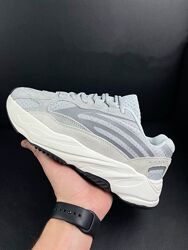 Кросівки чоловічі Adidas Yeezy 700, світло сірі