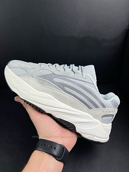 Кросівки чоловічі Adidas Yeezy 700, світло сірі