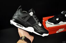 Кросівки чоловічі Nike Air Jordan Retro 4, чорні з білим