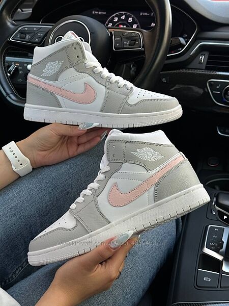 Кросівки жіночі Nike Air Jordan 1 Retro white gray pink
