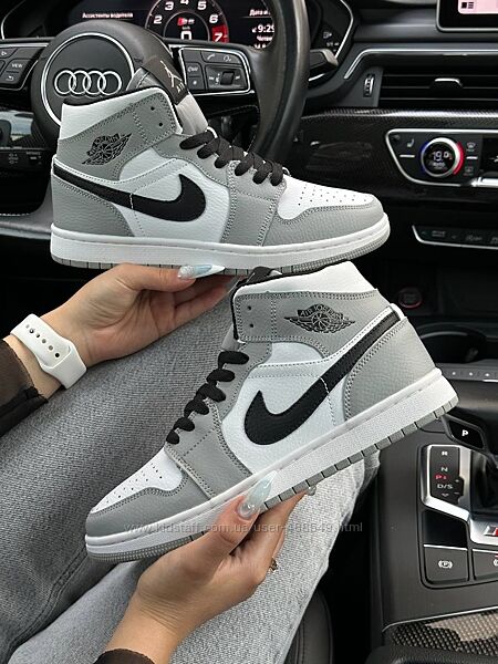 Кросівки жіночі Nike Air Jordan 1 Retro white gray