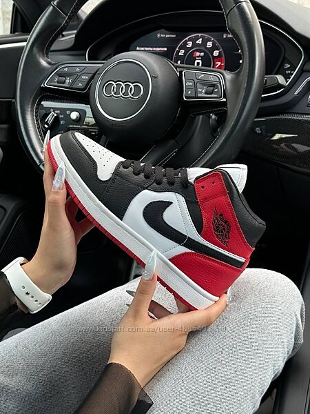 Кросівки Nike Air Jordan 1 Retro red white 36-41р