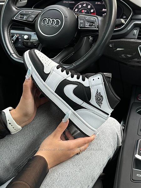 Кросівки підліткові Nike Air Jordan 1 Retro white black