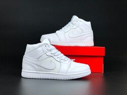 Зимові кросівки на меху Nike Air Jordan 1, білі