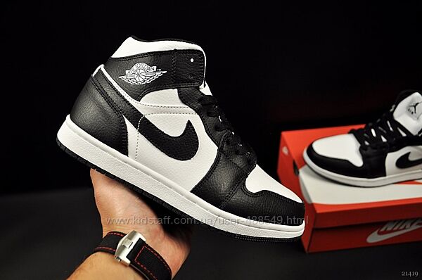 Зимові на меху Nike Air Jordan 1 високі білі з чорним