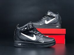 Зимові черевики кросівки з хутром Nike Air Force чорні з білим