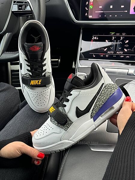 Кросівки жіночі Nike Air Jordan Legasy 312 Low white black purple