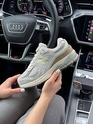 Кросівки жіночі New Balance 2002R Light Grey 