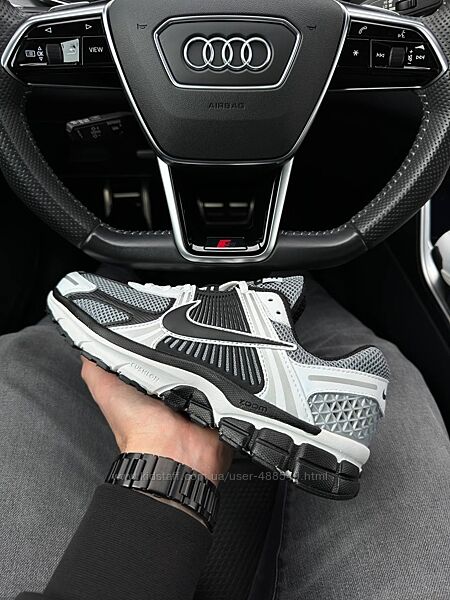 Кросівки чоловічі Nike Vomero 5 White Black