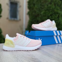 Кросівки жіночі Adidas UltraBOOST 2020 пудрові