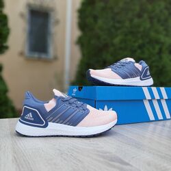 Кросівки жіночі Adidas UltraBOOST 2020 пудра з синім