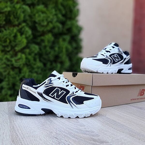 Кросівки жіночі New Balance 530 білі з чорним