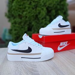 Кросівки жіночі Nike Court Legacy білі з чорним
