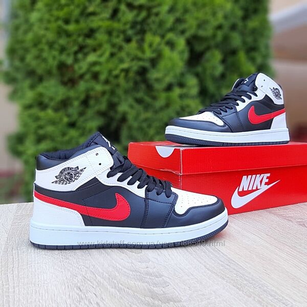 Кросівки чоловічі Nike Air Jordan 1 retro високі білі з чорним 