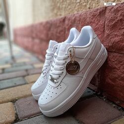 Кросівки жіночі Nike AIR Force 1 низькі білі, шкіра