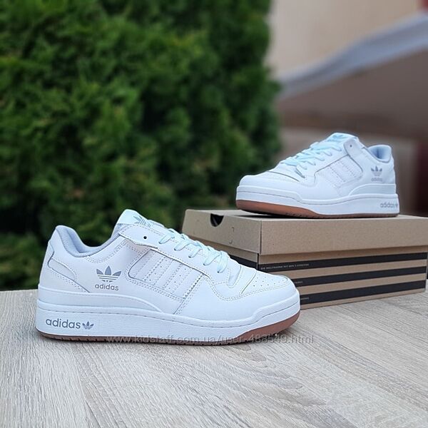 Кросівки чоловічі Adidas FORUM LOW білі на бежевій
