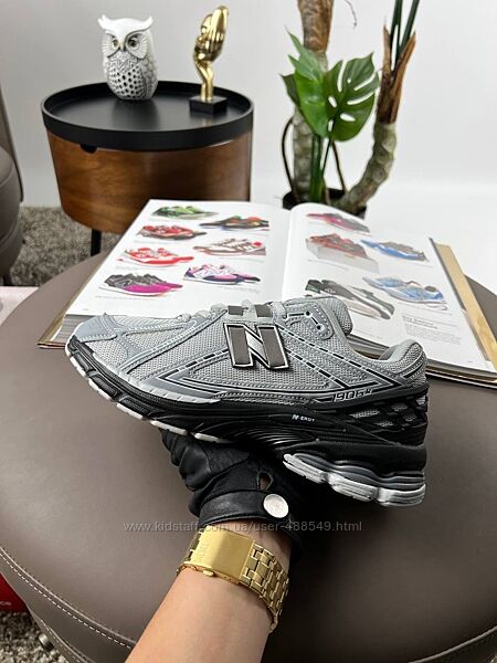 Кросівки чоловічі New Balance 1906R світло сірі
