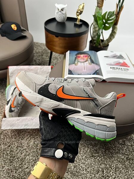 Кросівки чоловічі Nike C2K Run Runtekk  Light Grey