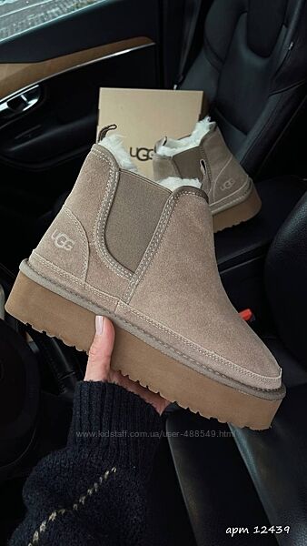 Жіночі уггі UGG Classic бежеві з хутром, замша
