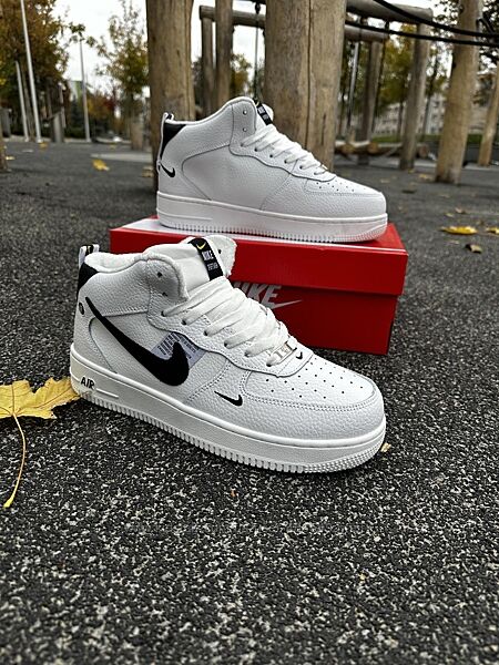 Зимові чоловічі кросівки з хутром Nike Air Force білі