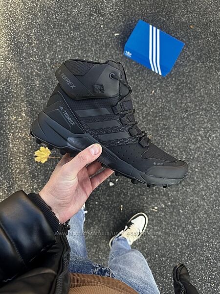 Зимові чоловічі черевики Adidas Terrex black, з хутром