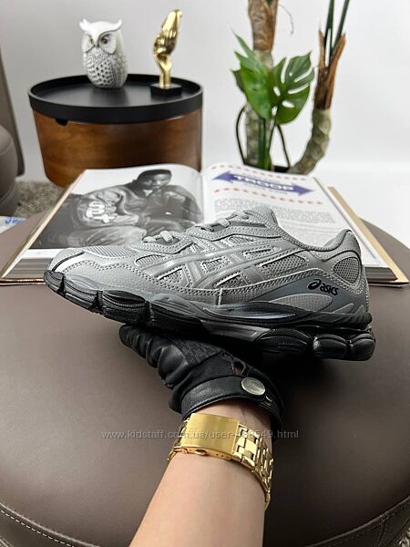 Кросівки чоловічі ASICS Gel-NYC Silver, шкіра/текстиль