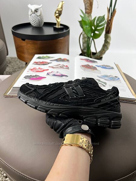 Кросівки чоловічі New Balance 1906D Black, замша/текстиль