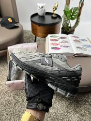 Кросівки чоловічі New Balance 1906D сірий з чорним, замша/текстиль