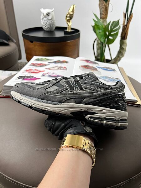 Кросівки чоловічі New Balance 1906U Light grey