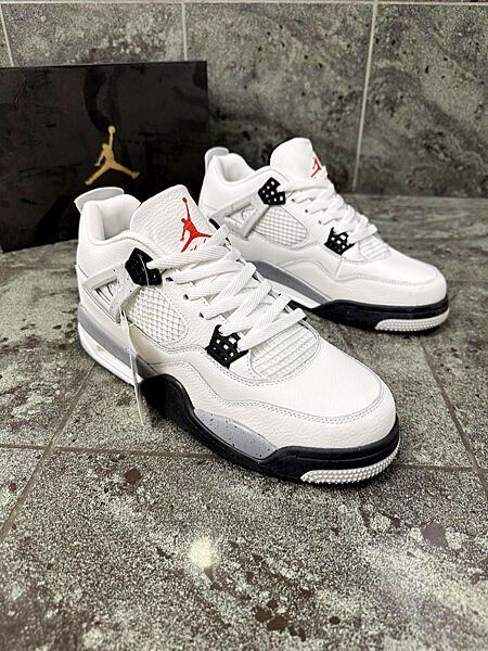 Кросівки чоловічі Nike Air Jordan 4 Retro white gray