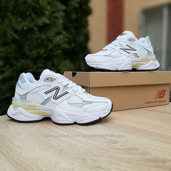 Кросівки жіночі New Balance 9060 білі