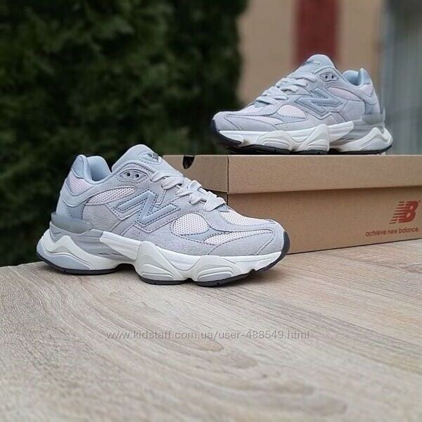 Кросівки жіночі New Balance 9060 світло сірі з рожевим 