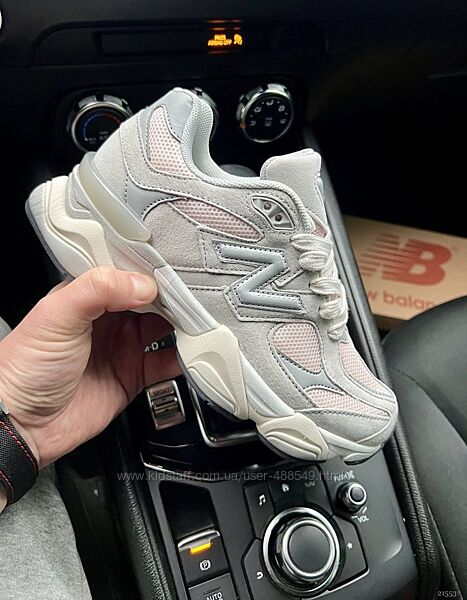 Кросівки жіночі New Balance 9060 сірі з рожевим, замша/текстиль