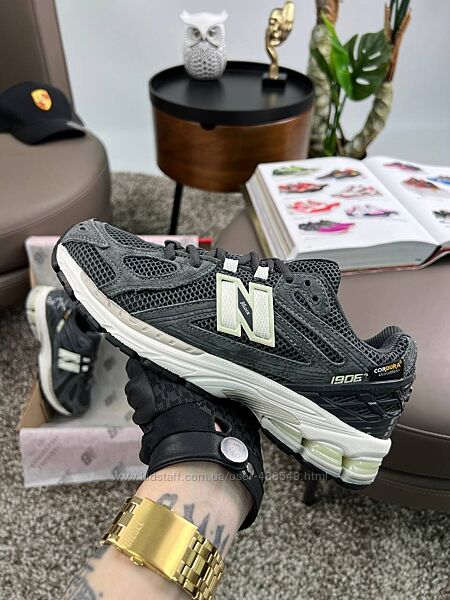 Кросівки чоловічі New Balance 1906R New Grey White, замш/сітка