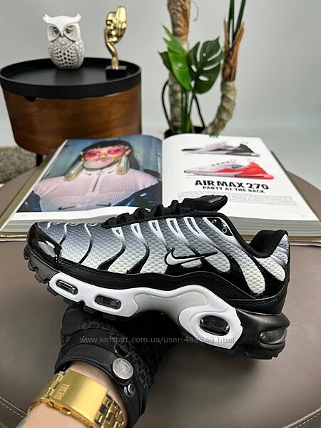 Кросівки жіночі Nike Air Max Plus White Black Gradient