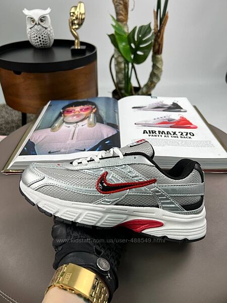 Кросівки жіночі Nike Initiator Silver Red