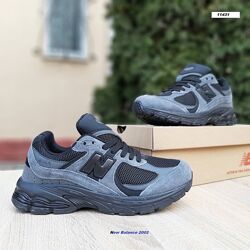 Кросівки чоловічі New Balance 2002 R сірі з чорним