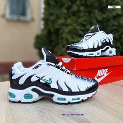 Кросівки чоловічі Nike Air Max Plus TN білі з чорним та зеленим 