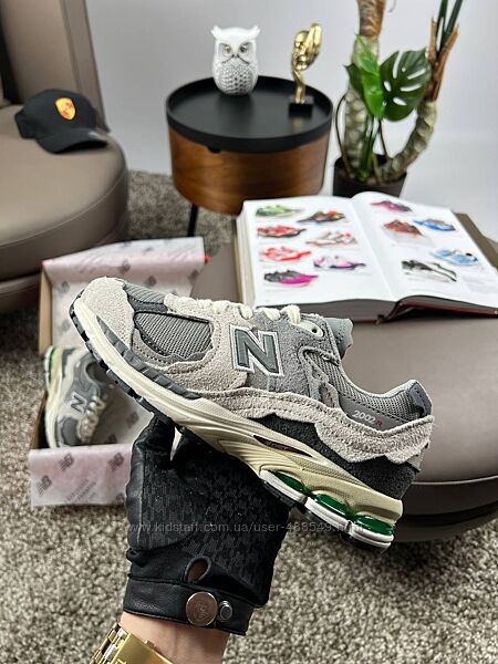 Кросівки жіночі New Balance 2002R New Grey Beige