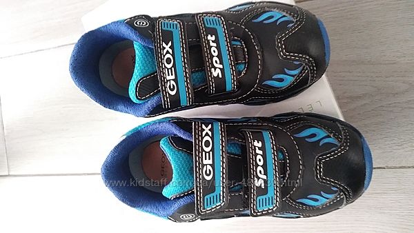 Geox кросівки з підсвідкою 28 розмір. 