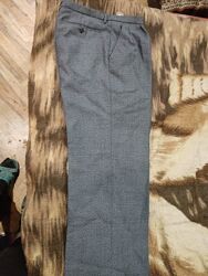 Мужские брюки в отличном состоянии.
